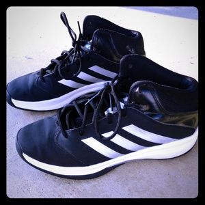$⬇️ 🖤 NWOT's Adidas Cloud Sneakers Size 9 🖤